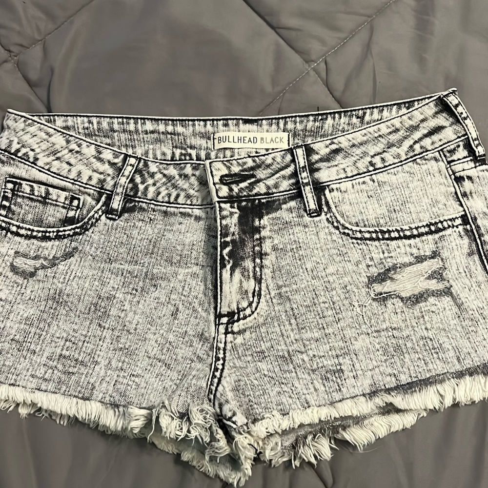 Bullhead black shorts.